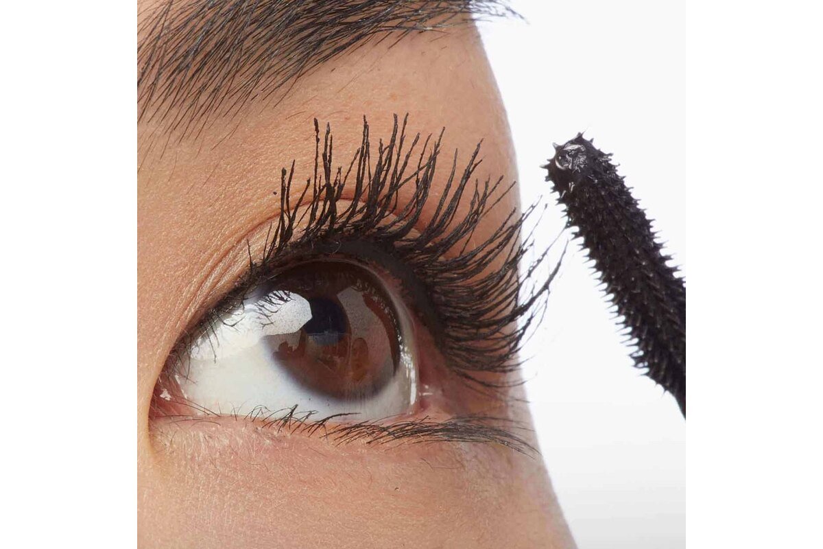 Maybelline Sky High Washable Mascara - manufacturer product image (How to Apply It Well)
